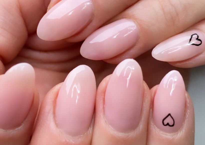 almond nails