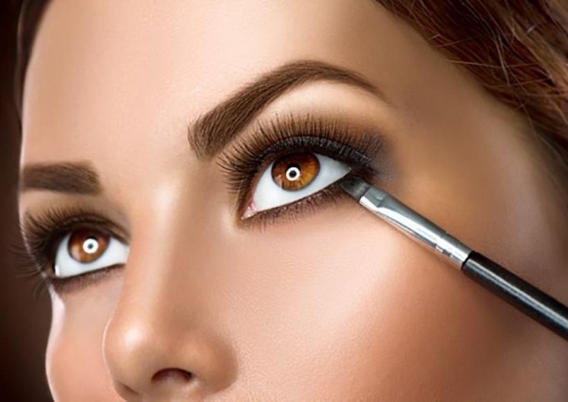 This Simple Concealer Trick Will Make Your Eyes Look Bigger